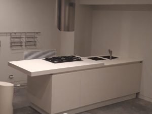 Composizione cucina ad isola Euromobil Filo Tabula