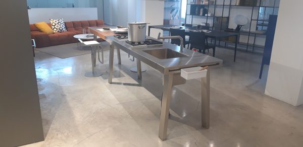Composizione cucina ad isola modello B2.