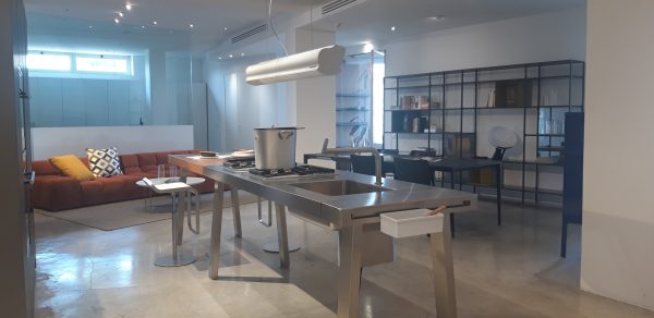 Composizione cucina ad isola modello B2. - immagine 5