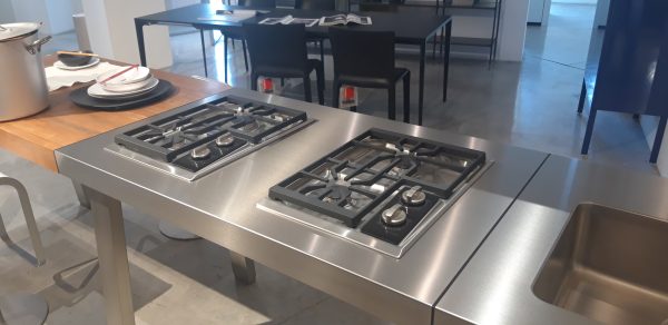 Composizione cucina ad isola modello B2. - immagine 3